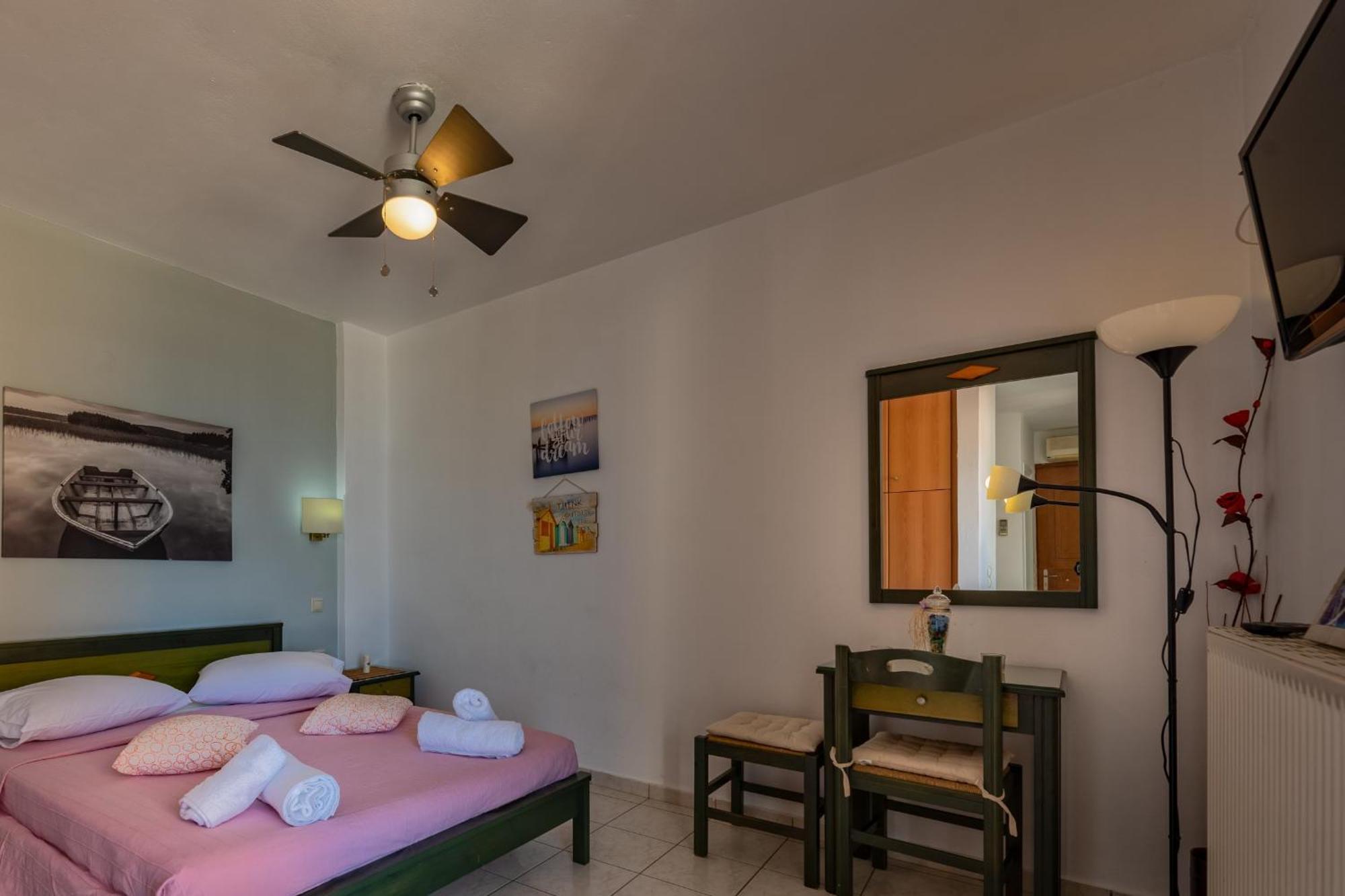 Seafront Spirit Suites Zakynthos stad Exteriör bild