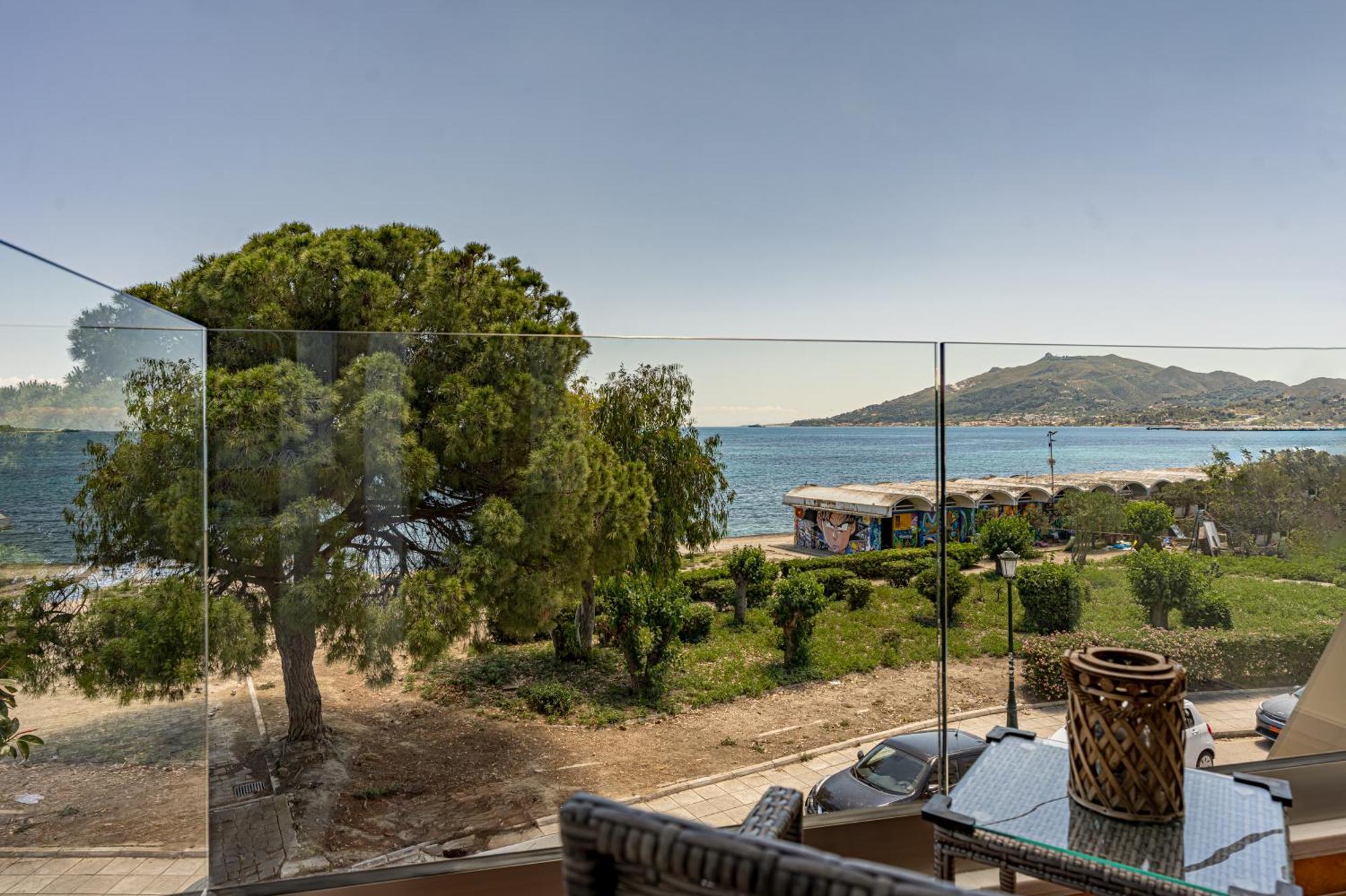 Seafront Spirit Suites Zakynthos stad Exteriör bild