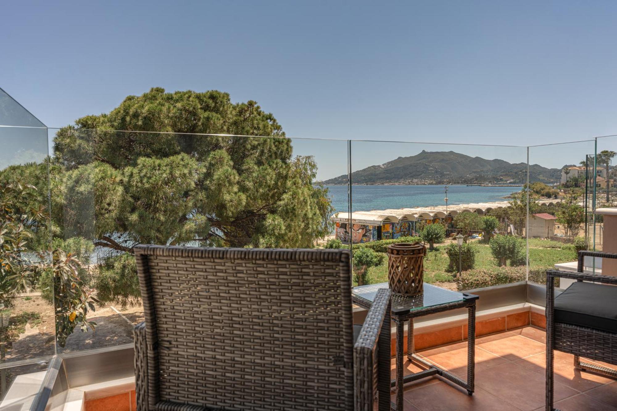 Seafront Spirit Suites Zakynthos stad Exteriör bild